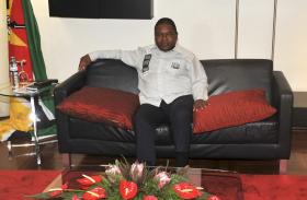 FILIPE NYUSI ELEITO NOVO LÍDER DO PARTIDO NO PODER EM MOÇAMBIQUE