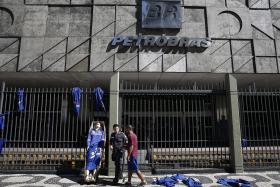 EMPRÉSTIMOS INTERNACIONAIS ÀS EMPRESAS BRASILEIRAS ESTÃO CONGELADOS HÁ QUATRO MESES