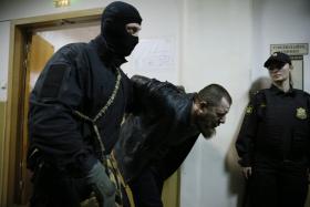 UM DOS DETIDOS EM MOSCOVO CONFESSA ESTAR IMPLICADO NO ASSASSINATO DE NEMTSOV