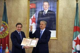 PASSOS DEFENDE MAIOR COOPERAÇÃO ENTRE SERVIÇOS DE INFORMAÇÕES DE PORTUGAL E ARGÉLIA