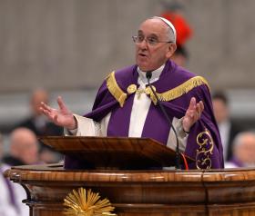 PAPA ANUNCIA ANO SANTO EXTRAORDINÁRIO A PARTIR DE DEZEMBRO PRÓXIMO