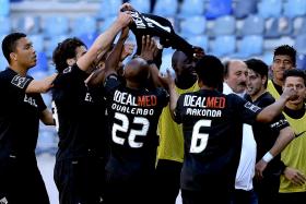 ACADÉMICA BATE NACIONAL E VENCE PELA PRIMEIRA VEZ EM CASA NA I LIGA