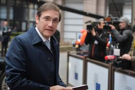 PASSOS COELHO “NADA INCOMODADO” COM REUNIÃO RESTRITA SOBRE A GRÉCIA