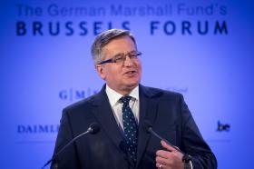 UCRÂNIA: PRESIDENTE POLACO PEDE NOVO PLANO MARSHALL