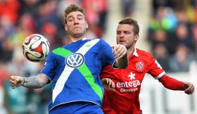 WOLFSBURGO EMPATA COM MAINZ E PODE FICAR A 13 PONTOS DO LÍDER BAYERN