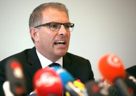 PRESIDENTE DA LUFTHANSA CONSIDERA MOTIVO DA QUEDA DO AVIÃO “INIMAGINÁVEL”