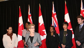 Wynne diz compreender que os pais queiram proteger as suas crianças, mas salientou que o seu governo está a fazer mudanças para “o melhor das crianças” - LA/CMC