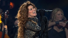 Shania Twain atua no PEI 2014 Founders Week Concert, no Charlottetown Event Grounds, em Charlottetown - 30 de agosto, 2014. (Andrew Vaughan / The Canadian Press)