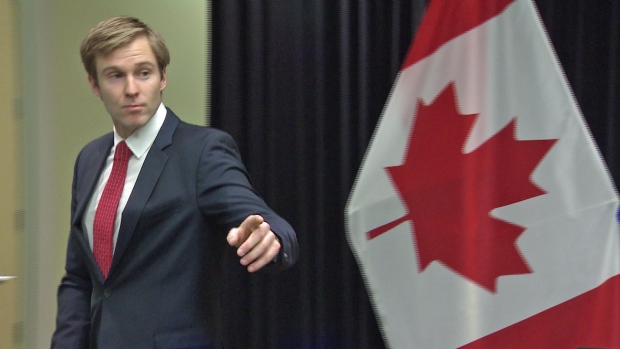 Os Liberais do primeiro-ministro Brian Gallant estão a desfrutar de uma grande vantagem sobre os outros partidos da oposição, de acordo com a última sondagem CRA. (CBC)