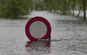 MEIA HORA DE CHUVA INTENSA PROVOCOU INUNDAÇÕES NA CIDADE DE COIMBRA