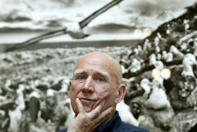 OITO ANOS E 30 VIAGENS DE SEBASTIÃO SALGADO A PARTIR DE HOJE EM EXPOSIÇÃO E FILME