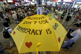 GOVERNO DE HONG KONG NÃO FAZ CEDÊNCIAS QUANTO AO MÉTODO DE ELEIÇÃO EM 2017