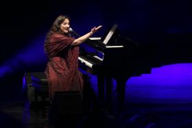 DULCE PONTES CANTA SÁBADO NO OLYMPIA, EM PARIS