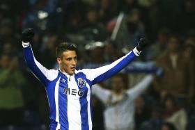PORTISTA TELLO TEM ROTURA MUSCULAR E DEVE FALHAR JOGOS COM BAYERN DE MUNIQUE