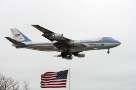 OBAMA CHEGA À JAMAICA PARA PRIMEIRA VISITA PRESIDENCIAL DOS EUA DESDE 1982