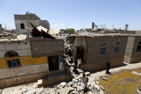 COLIGAÇÃO ÁRABE BOMBARDEIA POSIÇÕES REBELDES NA SEGUNDA CIDADE DO IÉMEN