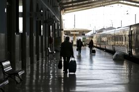 GREVE NA CP CANCELOU 278 VIAGENS DE COMBOIO ATÉ AO MEIO-DIA DAS 310 PREVISTAS