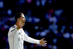 REAL MADRID VAI PEDIR DESPENALIZAÇÃO DE CARTÃO AMARELO A CRISTIANO RONALDO