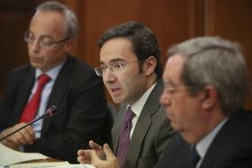 MINISTRO DO AMBIENTE DIZ QUE DEMOLIÇÕES NA RIA FORMOSA SÃO PARA CONTINUAR