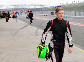FILHO DE SCHUMACHER FEZ OS PRIMEIROS TESTES EM FÓRMULA 4