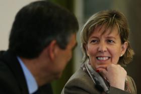 FINANÇAS GARANTEM QUE ESTADO FICARÁ COM AÇÕES DOS BANCOS QUE USAREM REGIME DOS IMPOSTOS DIFERIDOS