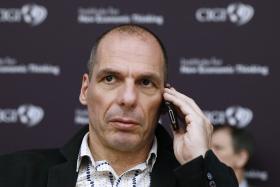 ATENAS “NÃO JOGA” COM SAÍDA DO EURO, GARANTE MINISTRO DAS FINANÇAS GREGO