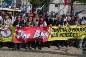 REFORMADOS CONCENTRADOS EM LISBOA REIVINDICAM AUMENTOS DE 4,7% NAS PENSÕES