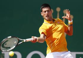 NOVAK DJOKOVIC CONQUISTA PRÉMIO LAUREUS E BATE CRISTIANO RONALDO