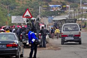 POLÍCIA MOÇAMBICANA PROTEGERÁ ESTRADA PARA A ÁFRICA DO SUL “ATÉ ÀS ÚLTIMAS CONSEQUÊNCIAS”
