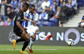 FC PORTO DERROTA ACADÉMICA E SEGUE COM TRÊS PONTOS DE ATRASO PARA O BENFICA