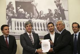 REDUÇÃO DA TSU GERARÁ “MELHORES PENSÕES” E FIM DA SOBRETAXA 15 MIL EMPREGOS – ECONOMISTAS PS