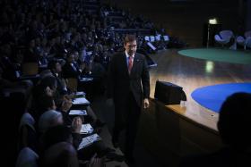 PASSOS DIZ QUE PLANO DO PS É REGRESSO AO PASSADO E PARECE ELEITORALISTA