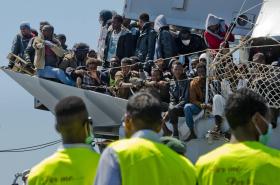 UE ADMITE OPERAÇÃO MILITAR NO MEDITERRÂNEO CONTRA TRAFICANTES DE IMIGRANTES