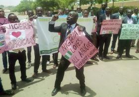 ONG AFRICANAS RESPONSABILIZAM FALHANÇO DOS GOVERNOS PELA VIOLÊNCIA XENÓFOBA