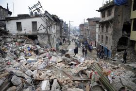 RÉPLICA DE SISMO COM MAGNITUDE DE 6,7 NA ESCALA DE RICHTER ATINGE O NEPAL