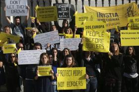 AMNISTIA INTERNACIONAL HOMENAGEOU VÍTIMAS DO MEDITERRÂNEO JUNTO AO RIO TEJO