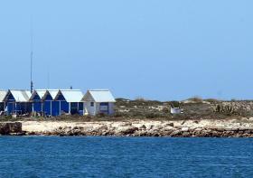 TRIBUNAL SUSPENDE DEMOLIÇÃO DE 137 CASAS NA ILHA DO FAROL NA RIA FORMOSA