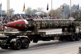 PAQUISTÃO TESTA MÍSSIL BALÍSTICO COM CAPACIDADE NUCLEAR