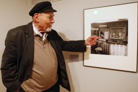 GÉRALD BLONCOURT, O FOTÓGRAFO DOS BAIRROS DE LATA PORTUGUESES EM FRANÇA