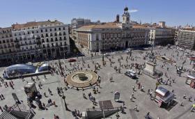 MANIFESTAÇÃO DO 15-M REÚNE POUCAS DEZENAS DE PESSOAS NA PUERTA DEL SOL, EM MADRID