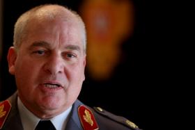 CHEFE DO ESTADO-MAIOR DO EXÉRCITO PORTUGUÊS NO ANIVERSÁRIO DOS COMANDOS ANGOLANOS