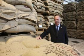 ANGONABEIRO COMPRA EMPRESA PÚBLICA ANGOLANA DE CAFÉ POR UM MILHÃO DE DÓLARES