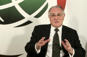 BANCA PRECISA DE INVESTIMENTO ESTRANGEIRO ‘COMO DE PÃO PARA A BOCA’ – FARIA DE OLIVEIRA