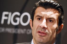 LUÍS FIGO DESISTE DA CANDIDATURA À PRESIDÊNCIA DA FIFA