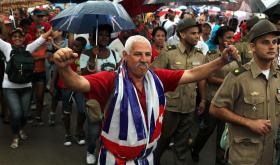 1.º MAIO: VENEZUELANOS MARCHARAM CONTRA O IMPERIALISMO E POR AUMENTOS SALARIAIS