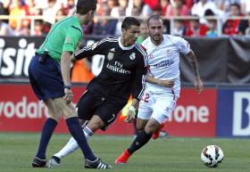 CRISTIANO RONALDO MARCA TRÊS E MANTÉM REAL MADRID NA CORRIDA AO TÍTULO ESPANHOL