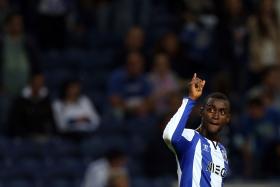 JACKSON MARTINEZ MANTÉM FC PORTO A TRÊS PONTOS DO LÍDER BENFICA