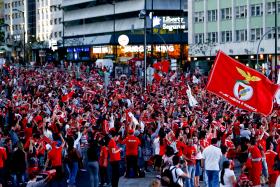 MILHARES NO MARQUÊS DE POMBAL PARA RECEBER O BENFICA BICAMPEÃO