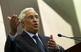COSTA ACUSA COLIGAÇÃO PSD/CDS DE INSISTIR NOS CORTES NAS PENSÕES EM PAGAMENTO