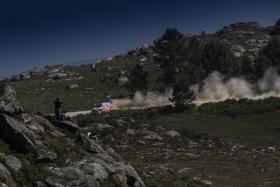 RALI DE PORTUGAL: THIERRY NEUVILLE CAPOTOU E TEVE DE ABANDONAR